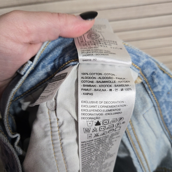 Levi's cut off jean shorts - Picture 12 of 13